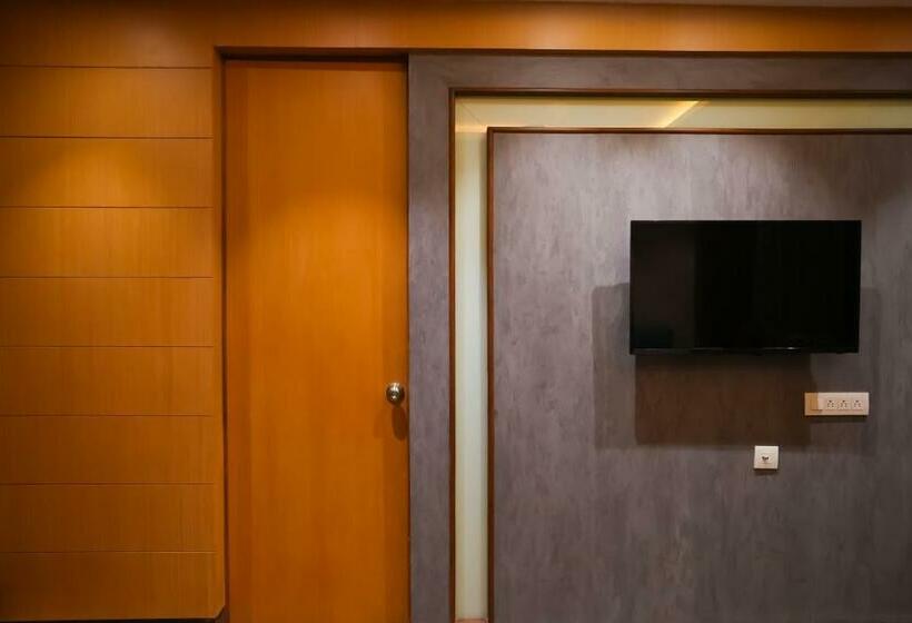 هتل Eden Park Boutique