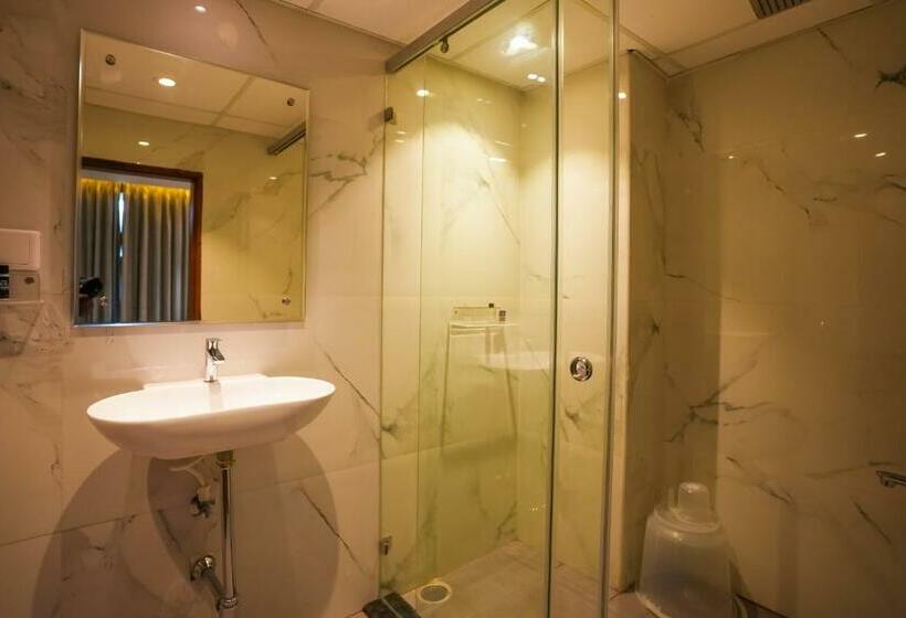 هتل Eden Park Boutique