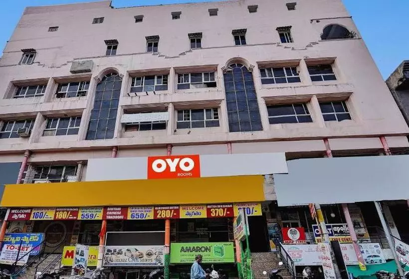 ホテル O Sai Krishna Residency