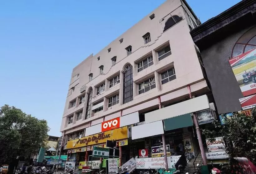 ホテル O Sai Krishna Residency