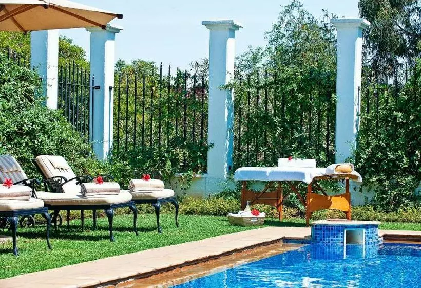 هتل The Manor At Ngorongoro