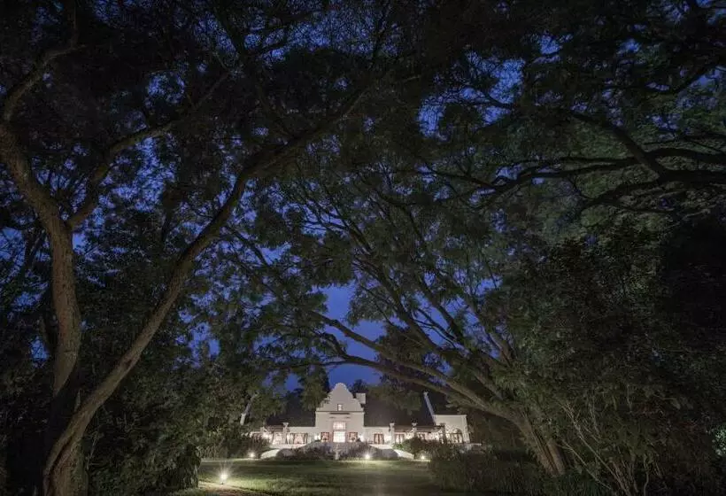 هتل The Manor At Ngorongoro