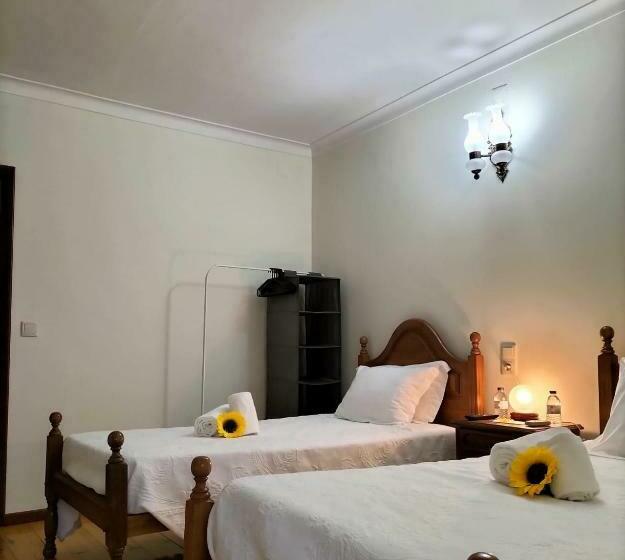 مبيت وإفطار Anoitecer Itinerante Al   Antiga Residencial O Garfo