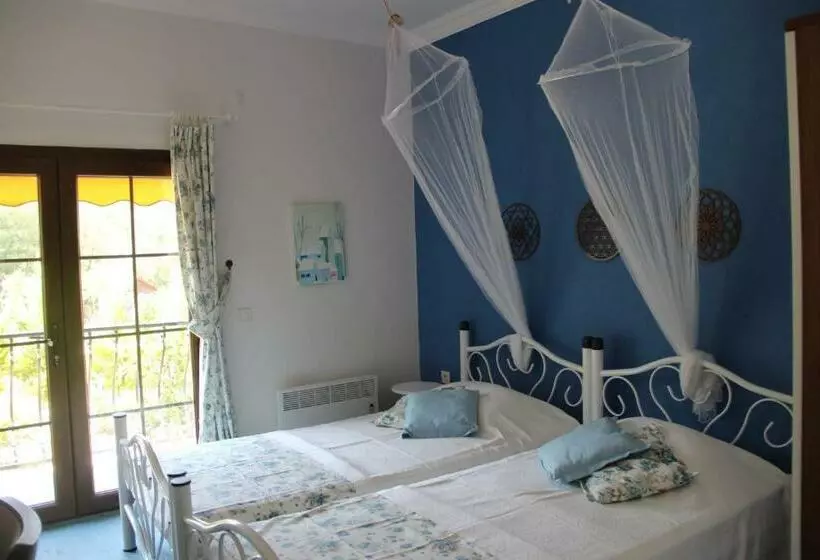 ベッドアンドブレックファースト Comfy Apart W Shared Pool Near Kusadasi In Selcuk
