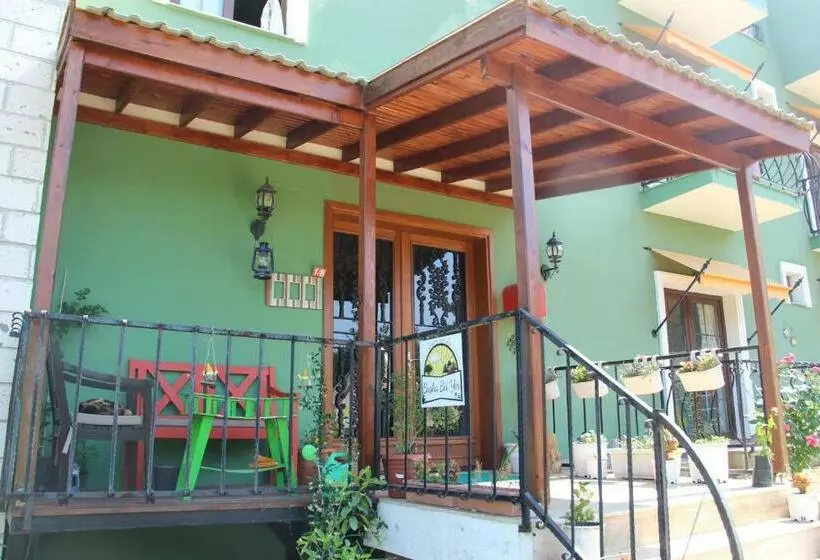 ベッドアンドブレックファースト Comfy Apart W Shared Pool Near Kusadasi In Selcuk