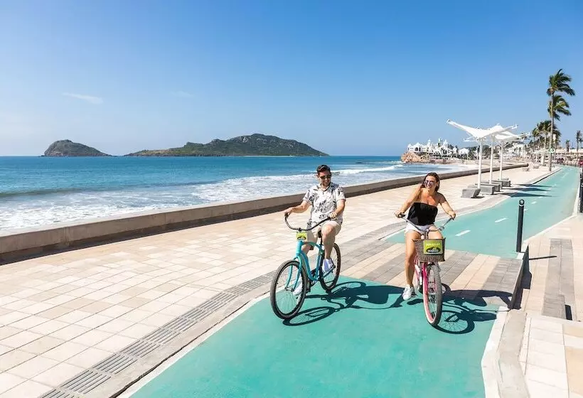 ホテル Viaggio Resort Mazatlan