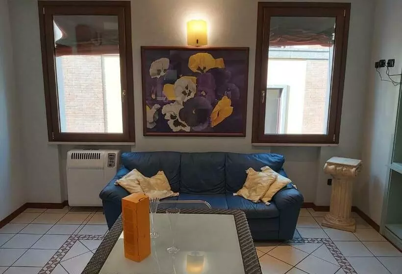 Lussuoso Appartamento Ferrara Centro Storico