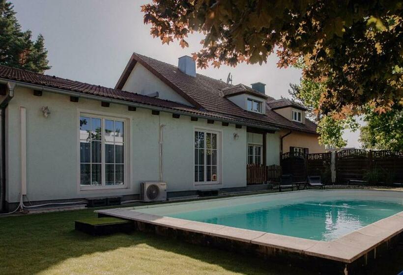 پانسیون Elegant&hu