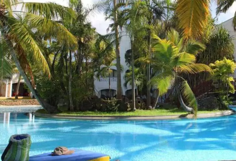 پانسیون Sarova Whitesands Beach Resort Spa 1