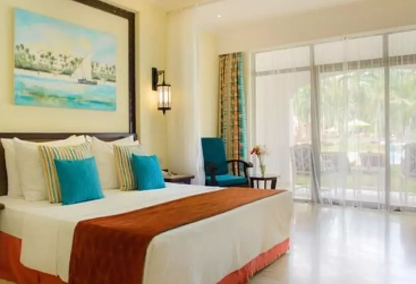 پانسیون Sarova Whitesands Beach Resort Spa 1