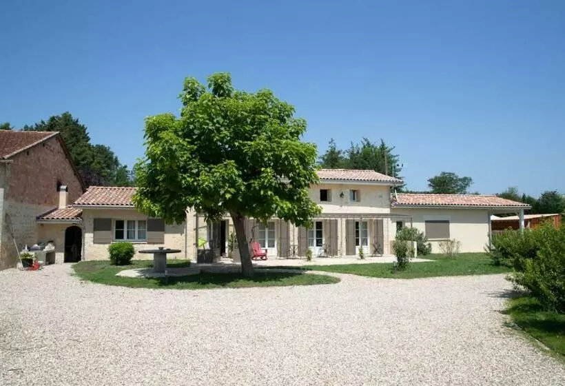 Aamiaismajoitus (B&B) Gîte à La Ferme Chant Alouette