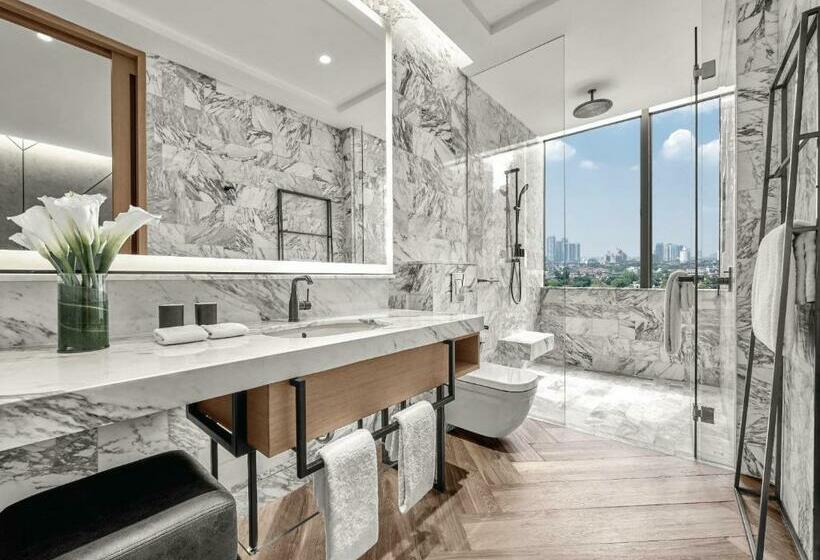 25hours Hotel Jakarta The Oddbird