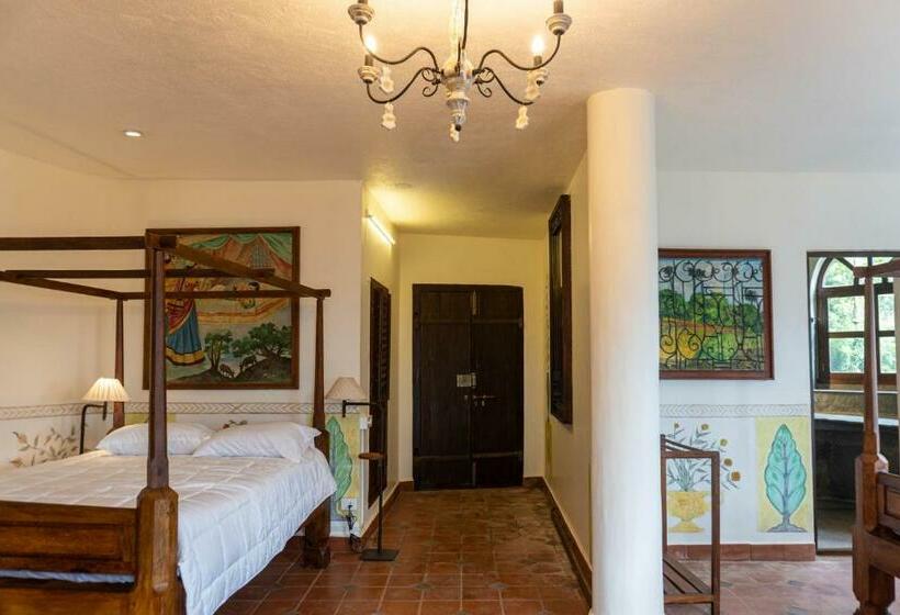 Hotel Mango Hill Yercaud