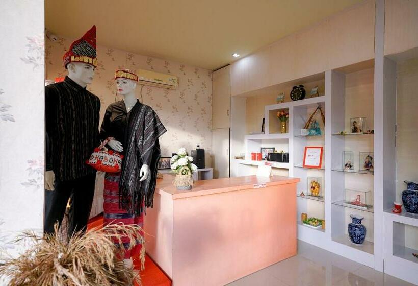 בית מלון כפרי Reddoorz Plus @ Jalan Fl Lumban Tobing Sibolga