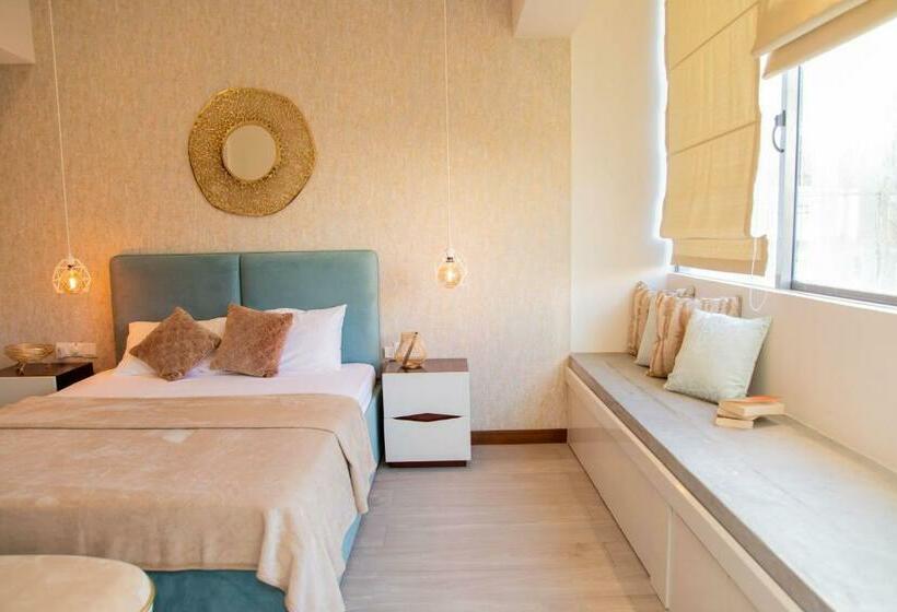 ペンション Aron S Lavinia Sapphire