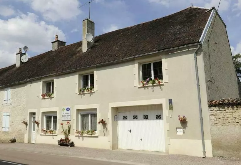 ベッドアンドブレックファースト Chambres D Hôtes De La Fontaine