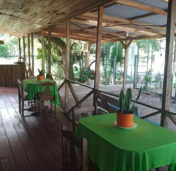 ホテル Cahuita