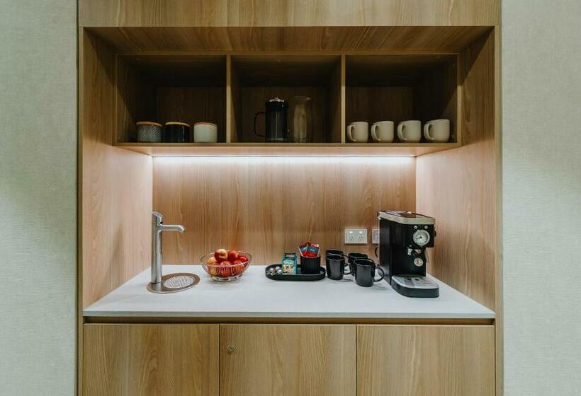 Aerotel Sydney   Inside International Terminal Airport