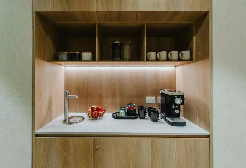 Aerotel Sydney   Inside International Terminal Airport