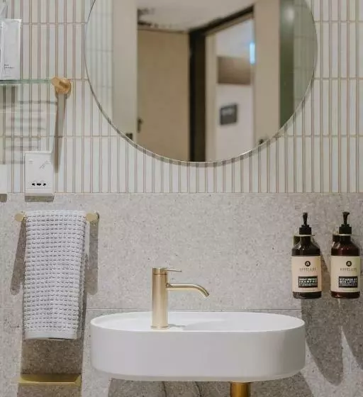 Aerotel Sydney   Inside International Terminal Airport