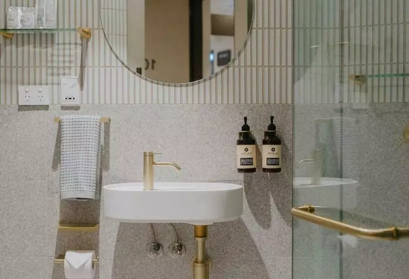 Aerotel Sydney   Inside International Terminal Airport