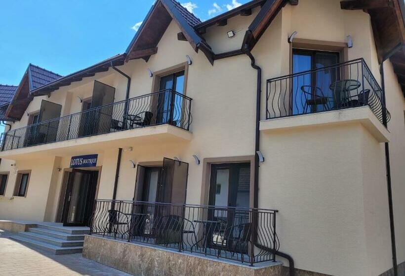 هتل Lotus Boutique