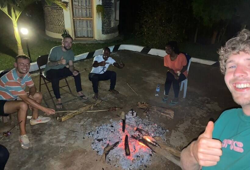 پانسیون Plastic Bottles House