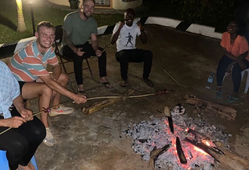 پانسیون Plastic Bottles House