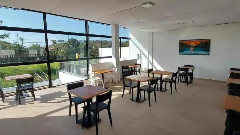 ペンション Pousada La Praia
