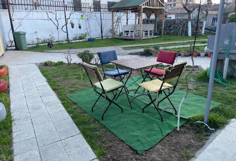 هاستل Happy Corner Guest House