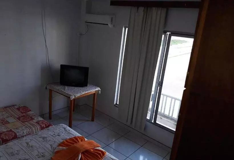 Hotelli Pinotti Ltda