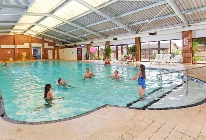 Lovely 5 Person Chalet In St Margaret S At Cliffe