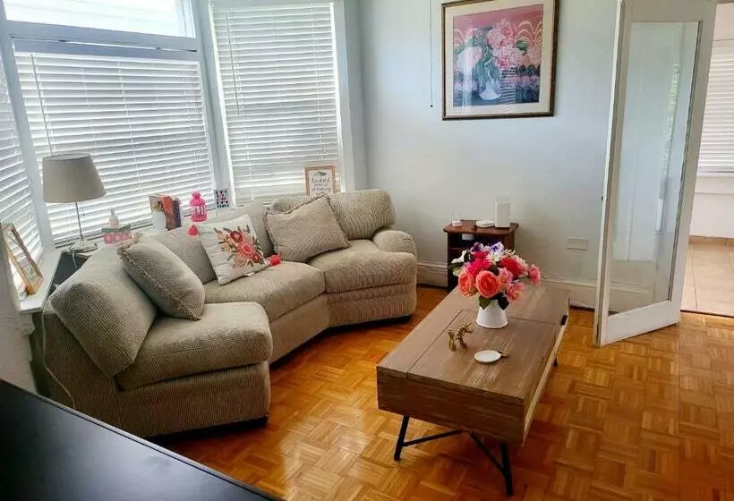 پانسیون A Peaceful Stay In Miami
