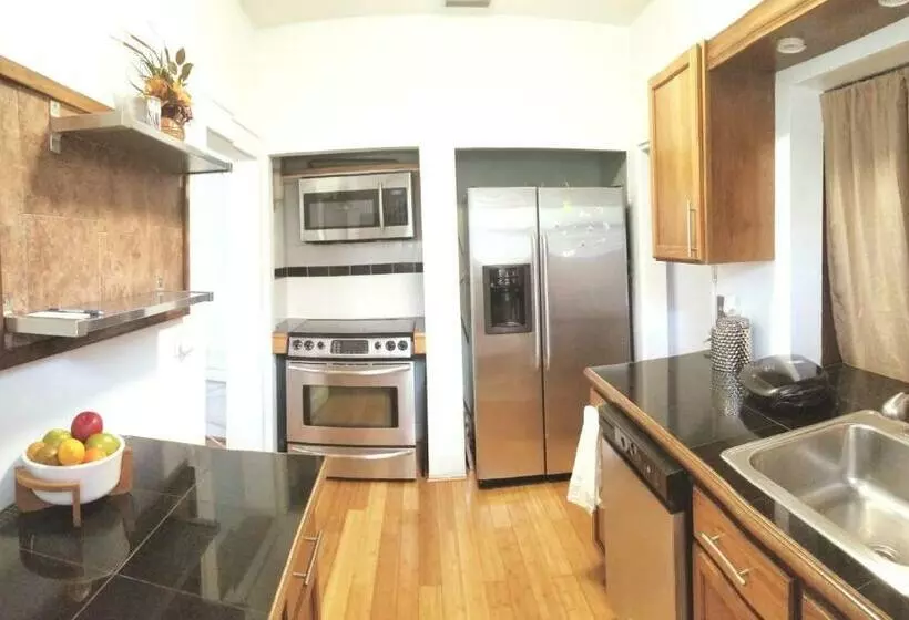 پانسیون A Peaceful Stay In Miami