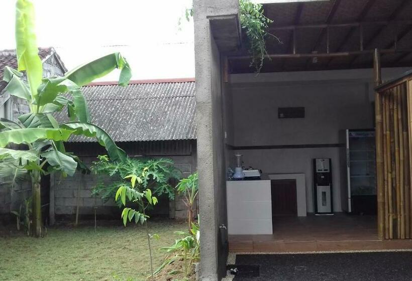 פנסיון Anugrah Jaya Guest House