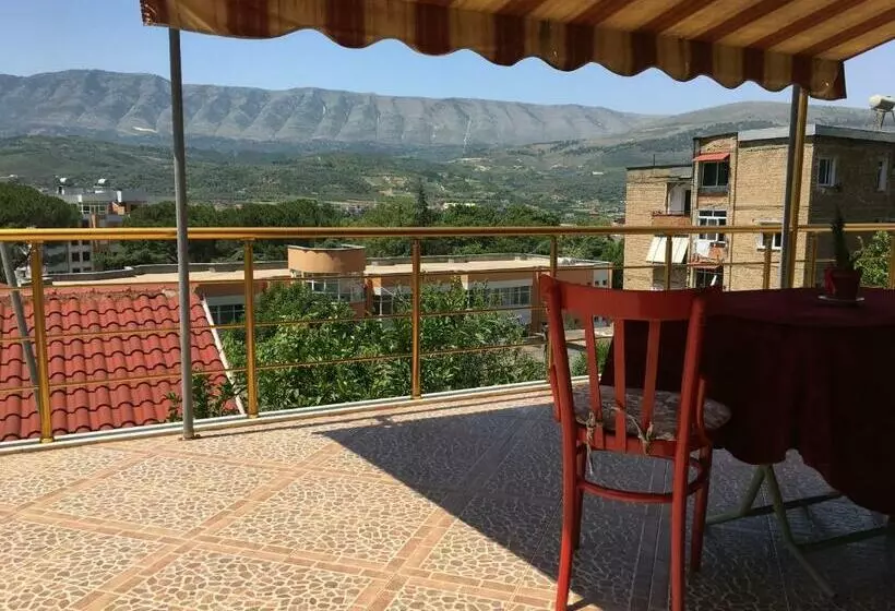 پانسیون Sara Guesthouse