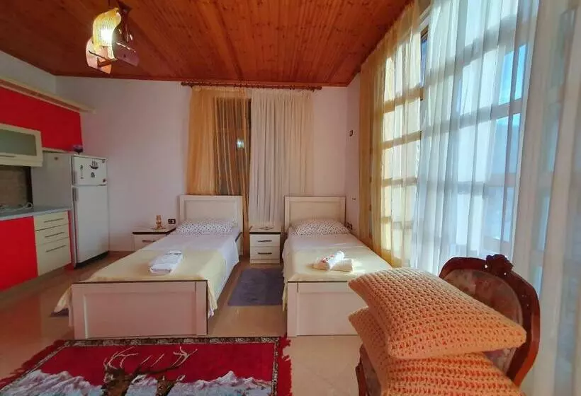 پانسیون Sara Guesthouse