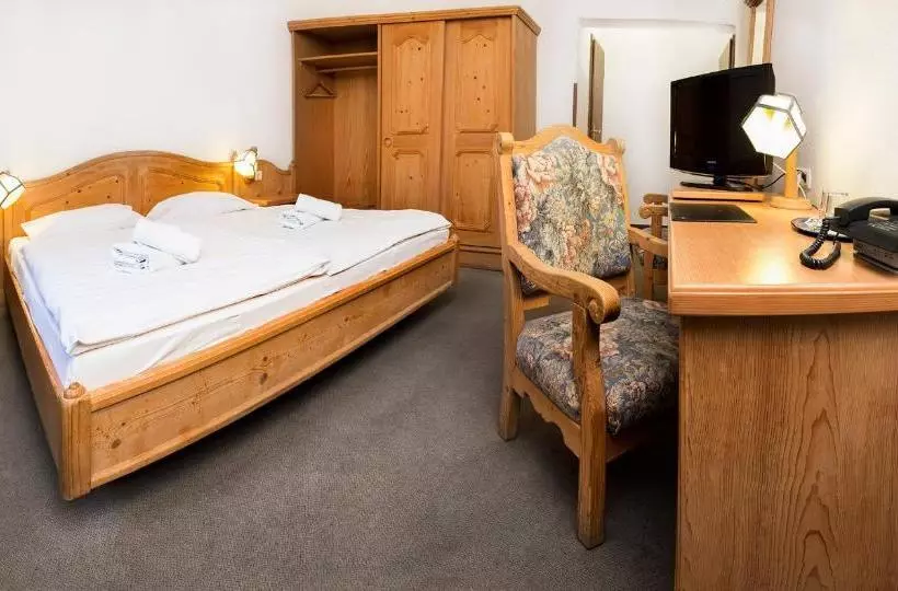 Nocleg ze śniadaniem Pension 1554