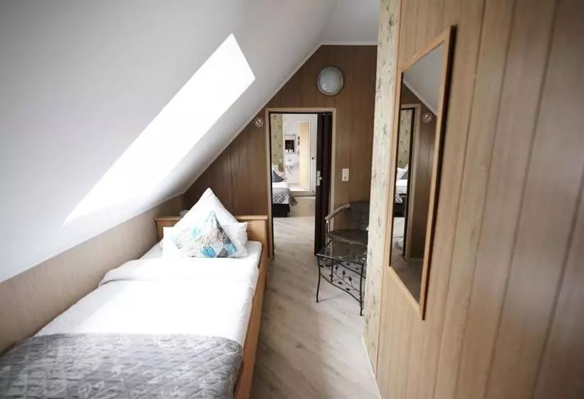 ホテル Wurster Kroog