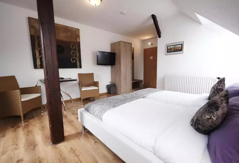 ホテル Wurster Kroog