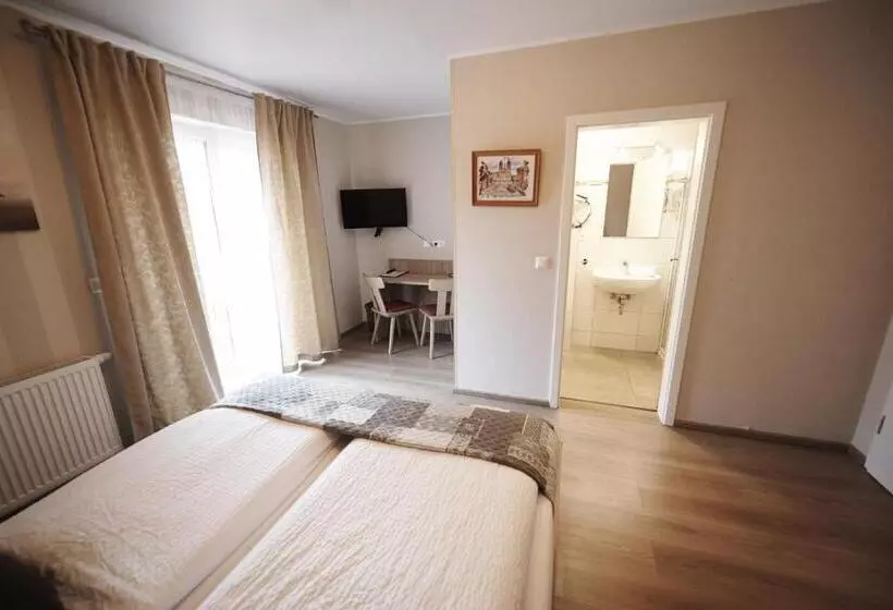 ホテル Wurster Kroog