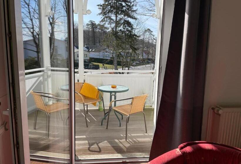 Pension Villa Frohsinn Sellin Auf Rügen