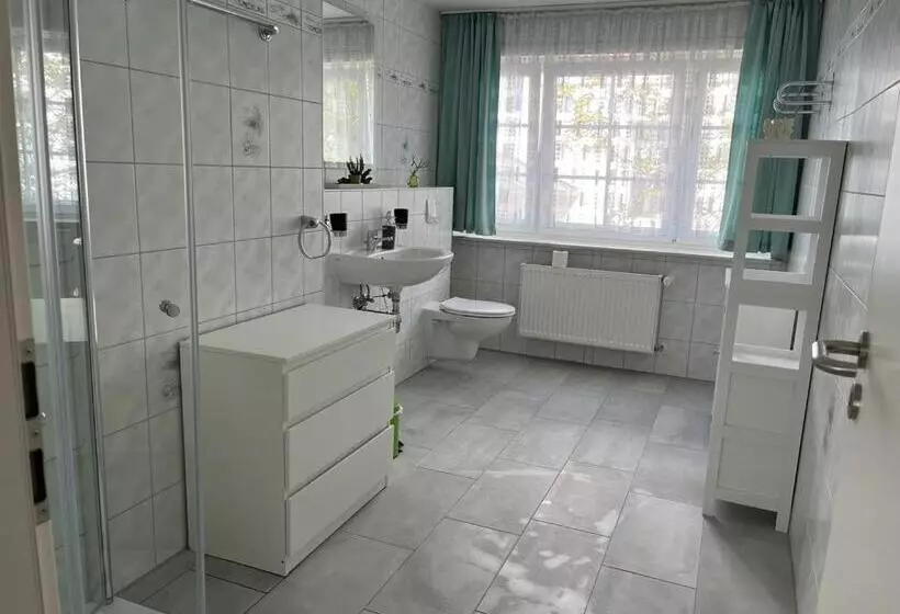 Pension Villa Frohsinn Sellin Auf Rügen