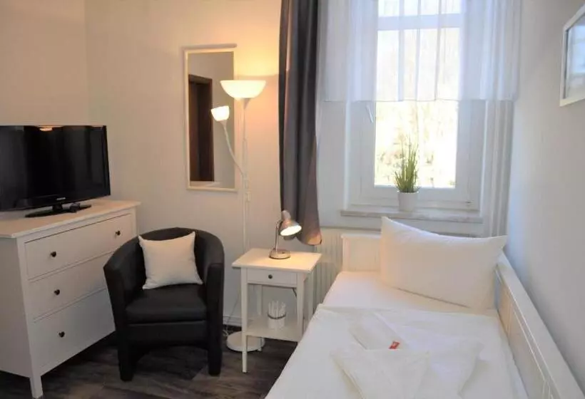 Pension Villa Frohsinn Sellin Auf Rügen