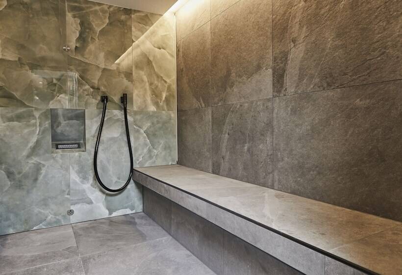 住所  Baltic Hideaway Beach Hotel Warnemünde