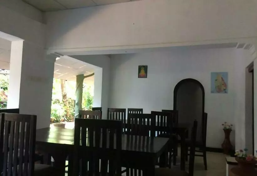 هاستل Pabasara Holiday Inn