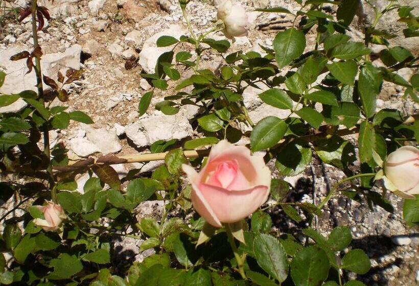 צימר Les Roziers Roulotte