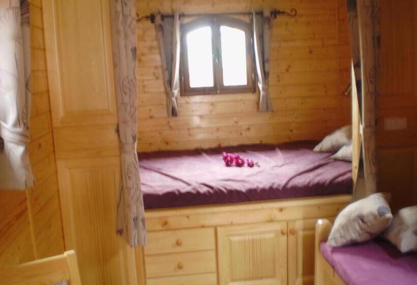 צימר Les Roziers Roulotte