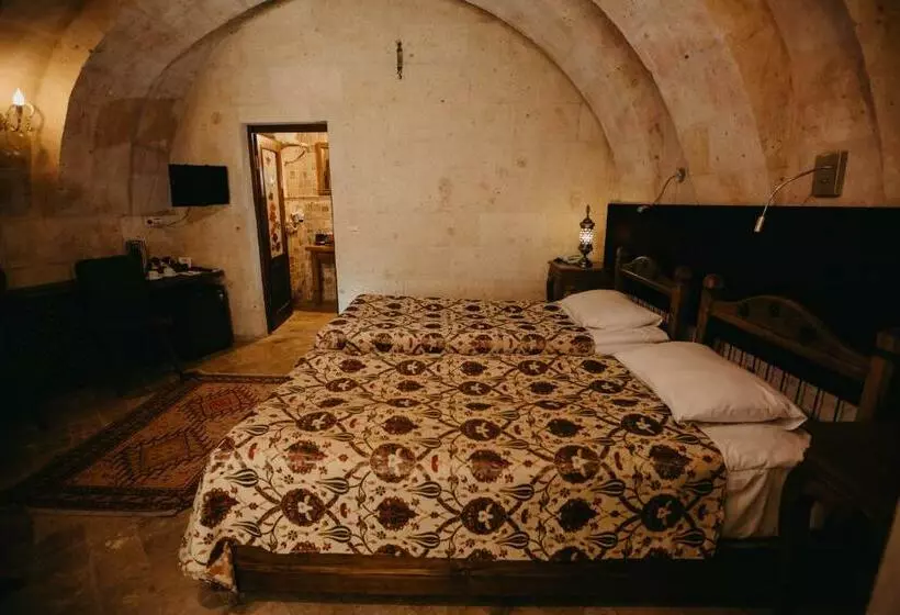 Hotelli Artium Cave