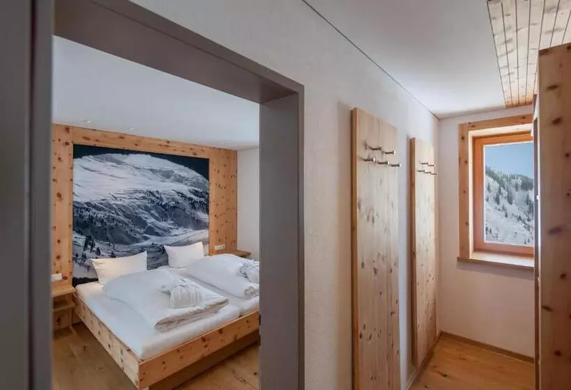 Mondschein Hotel & Chalet